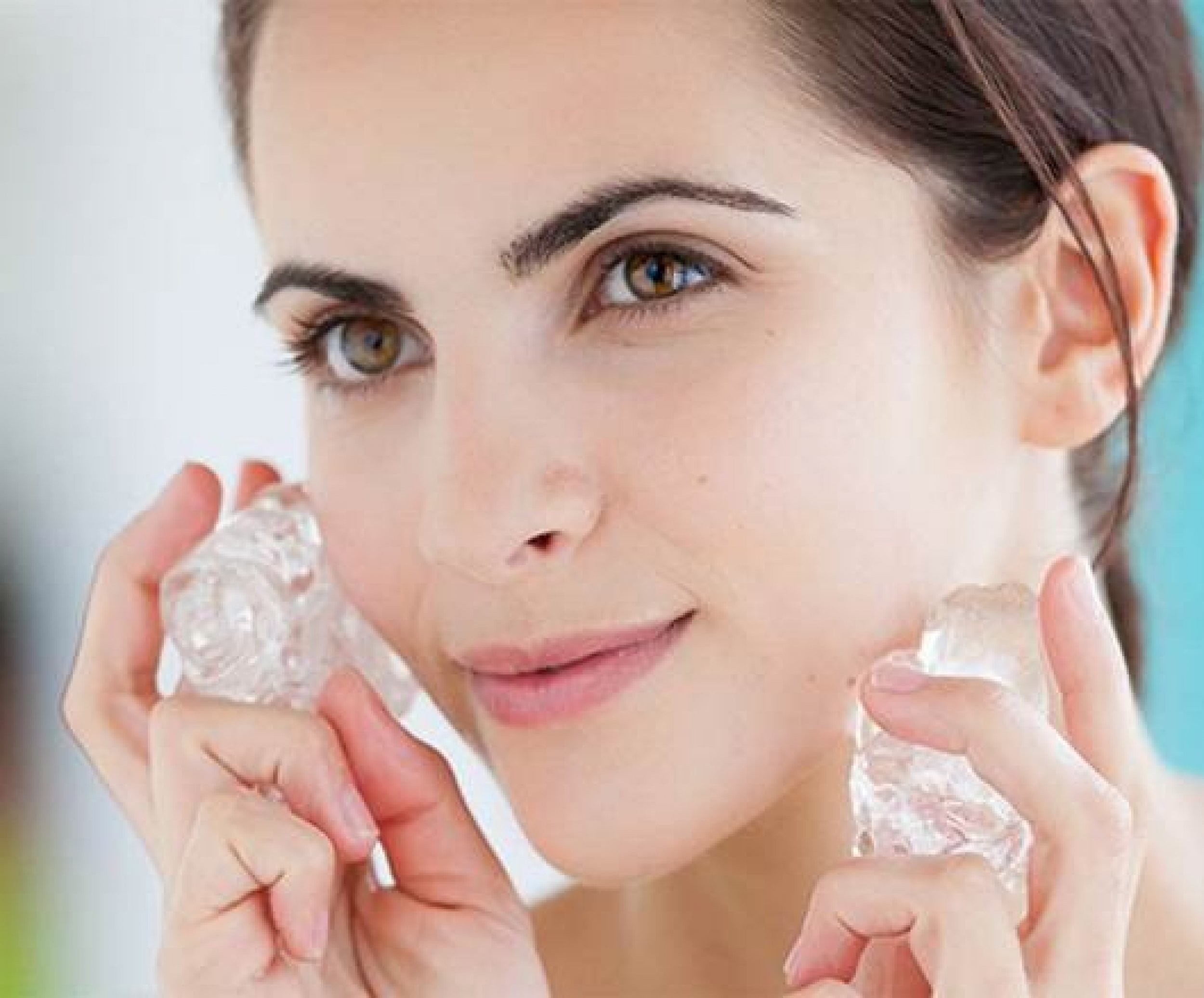 Everyone Should Know About These Amazing Benefits of Using Ice Cubes For Face